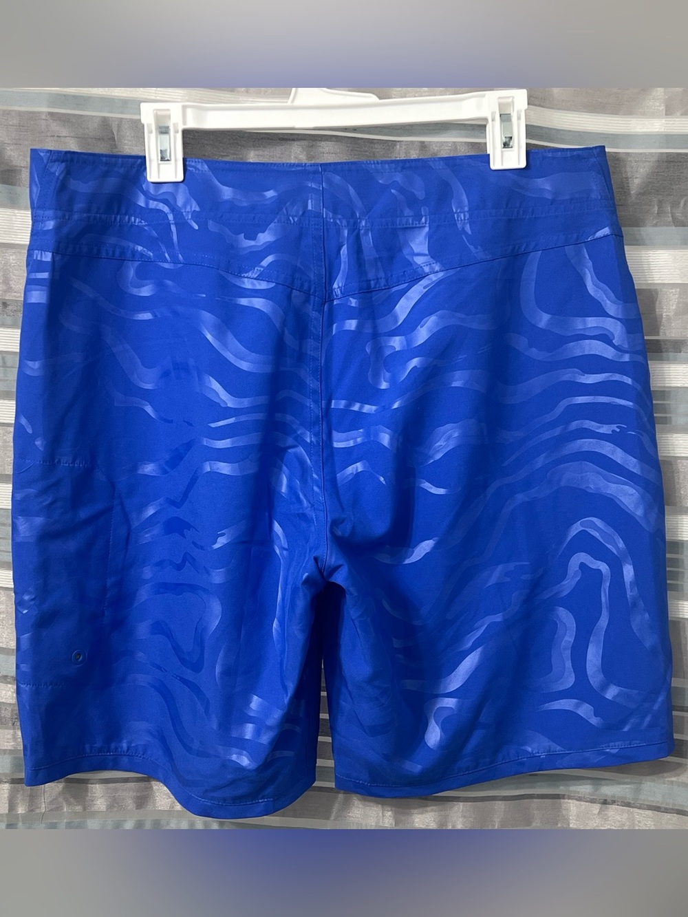 Under Armour Storm Mens Blue Loose Fit Wave Print UPF 40 Board Shorts - Picture 2 of 9